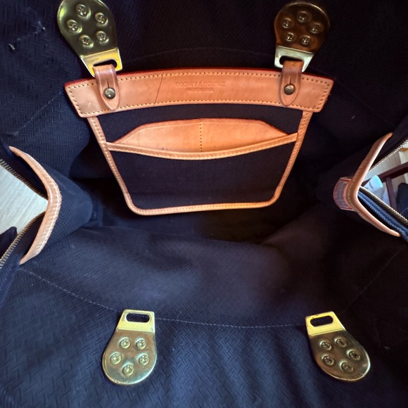 Dooney & Bourke Cabriolet Domed Zip-Zip Satchel | A57069 | Like-New Condition - Picture 11 of 16